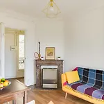 Parisian Apartment In Montmarte By Guestready
